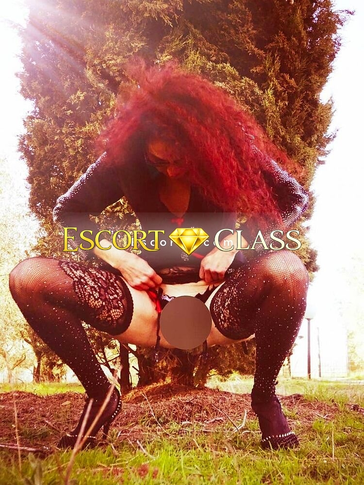 Rachele Red passion